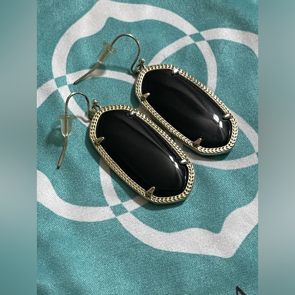 Kendra Scott Black and Gold Elle Drop Earrings
